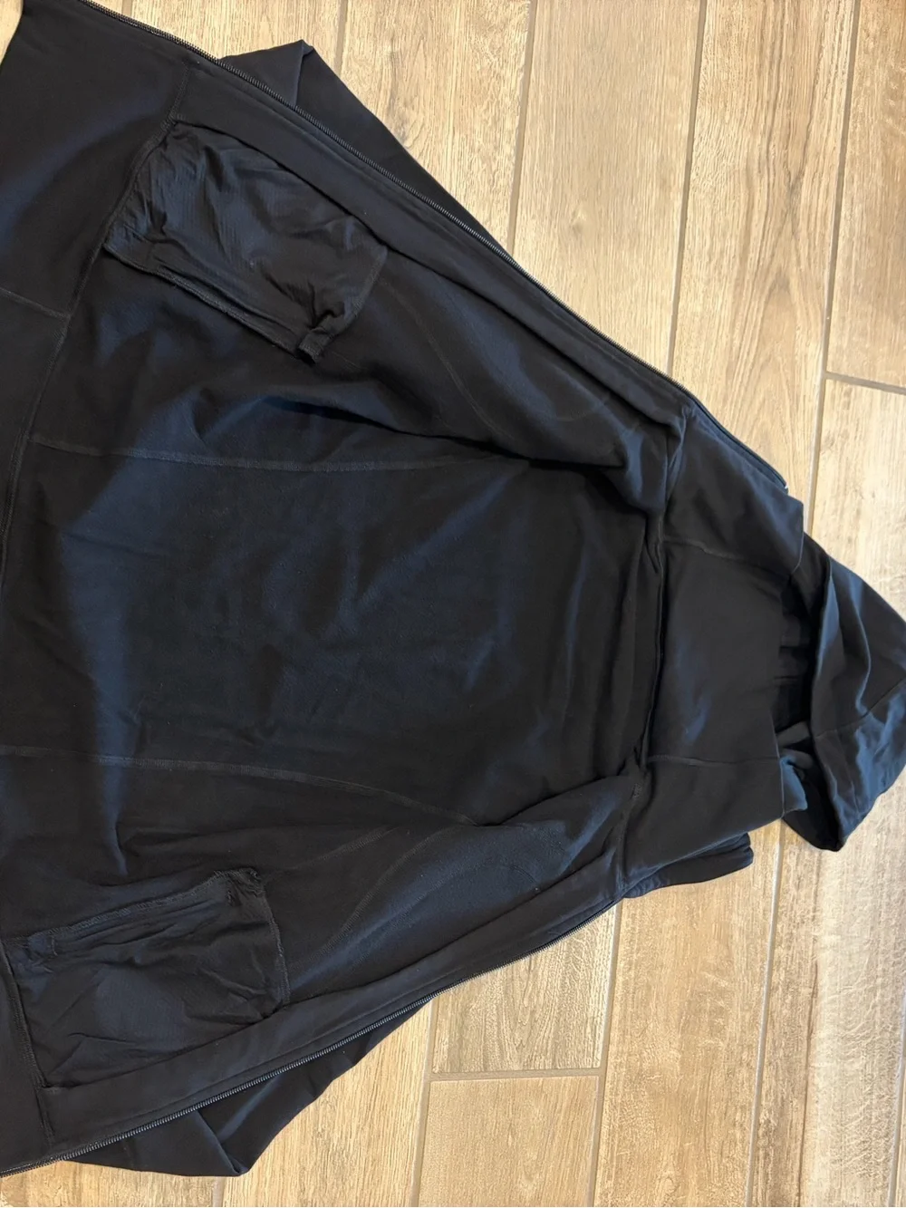lululemon women’s black hooded Jacket size 4